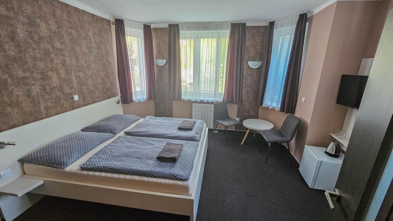 Hotel Almond Teplice Exterior foto